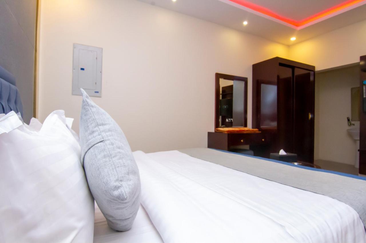 Aparthotel ال متعب سويتس الفلاح 1 à Riyad Extérieur photo