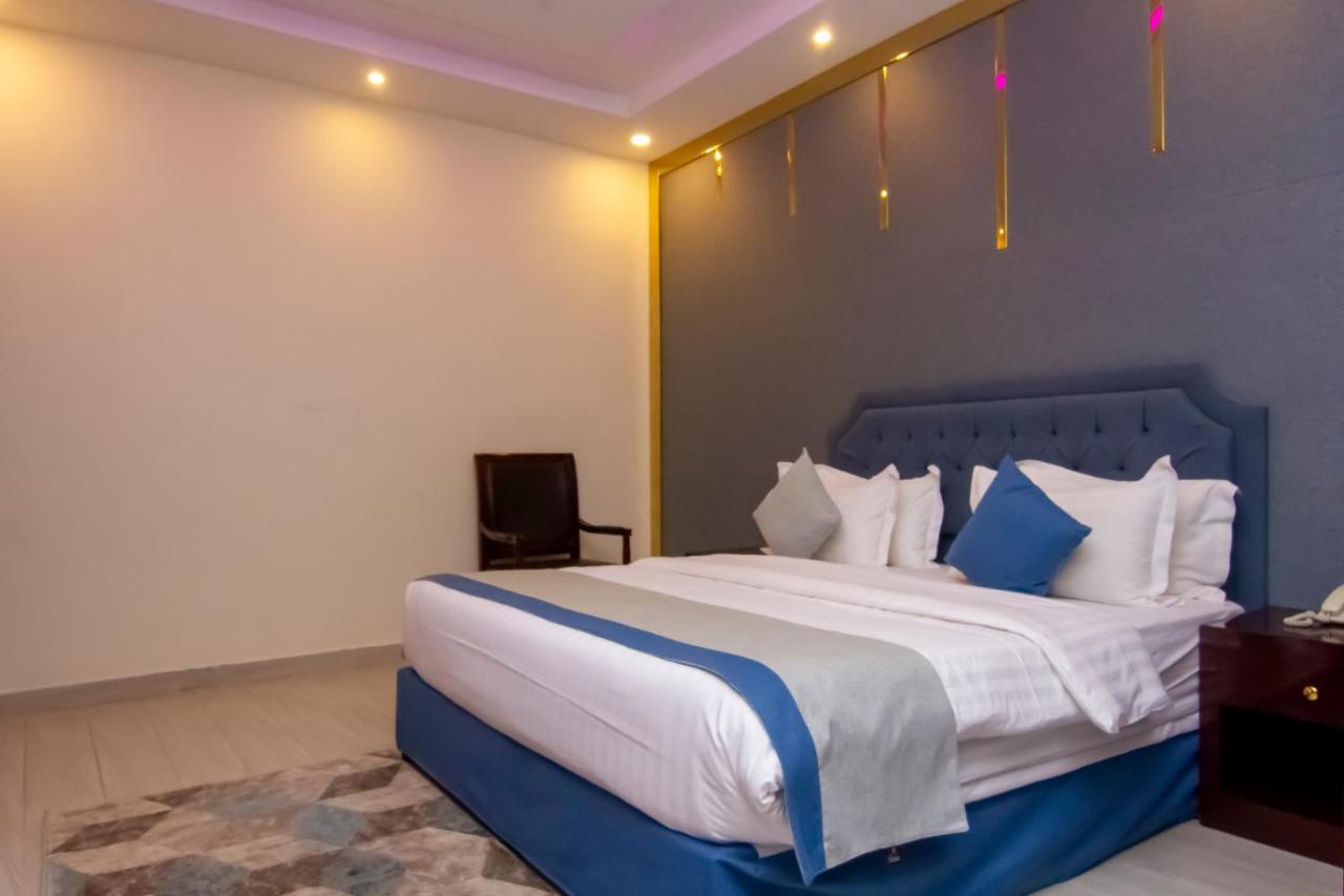 Aparthotel ال متعب سويتس الفلاح 1 à Riyad Extérieur photo